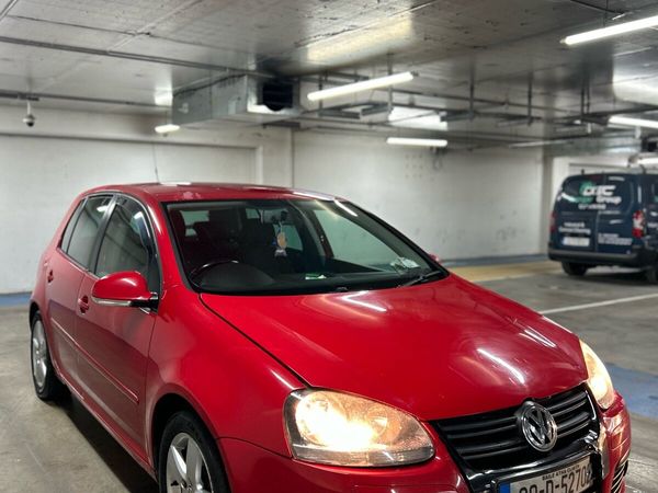 Volkswagen Golf Hatchback, Petrol, 2008, Red