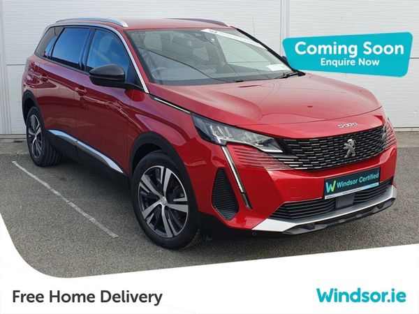 Peugeot 5008 MPV, Diesel, 2022, Red