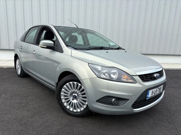 Ford Focus Saloon, Diesel, 2011, Gold