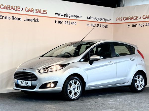 Ford Fiesta Hatchback, Petrol, 2014, Silver