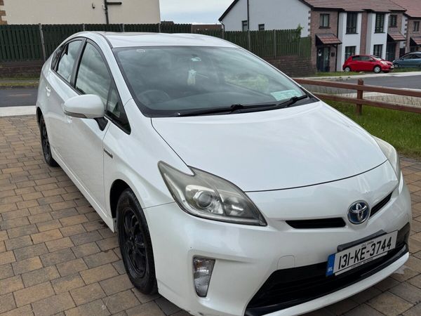 Toyota Prius Hatchback, Petrol Hybrid, 2013, White