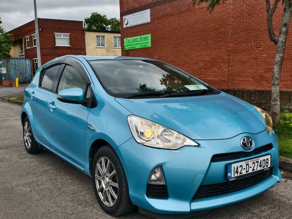 Toyota Aqua Hatchback, Petrol Hybrid, 2014, Blue