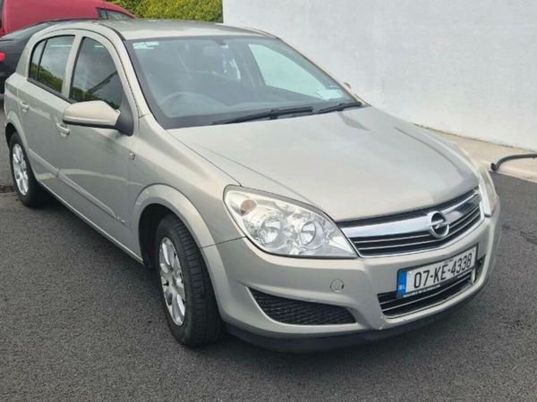 Opel Astra Hatchback, Petrol, 2007, Yellow