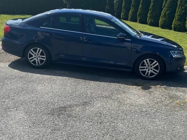 Volkswagen Jetta Saloon, Diesel, 2011, Blue