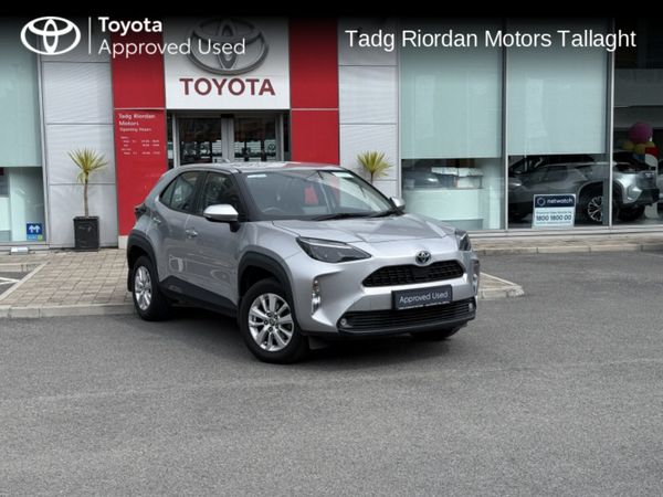 Toyota Yaris Cross Hatchback, Petrol Hybrid, 2023, Silver