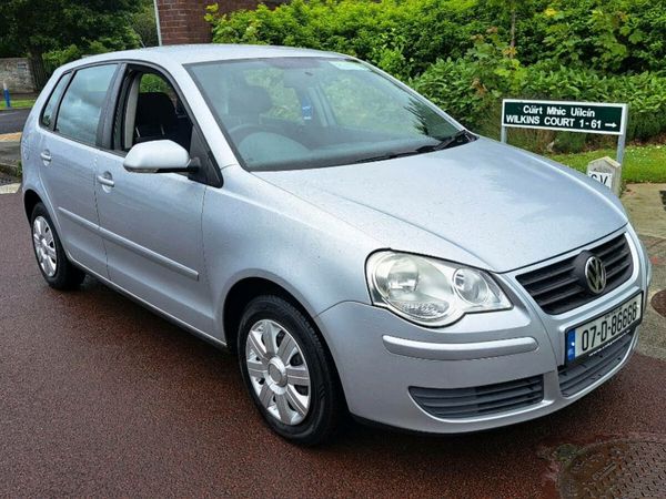Volkswagen Polo Hatchback, Petrol, 2007, Silver