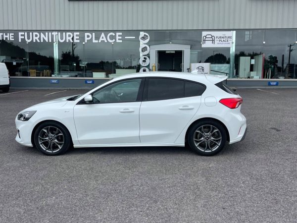 Ford Focus Hatchback, Diesel, 2020, White