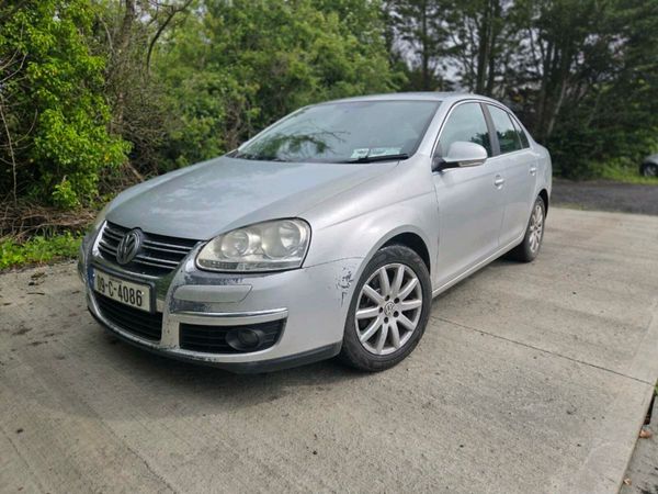 Volkswagen Jetta Saloon, Diesel, 2009, Silver
