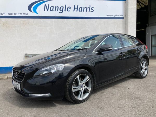 Volvo V40 Hatchback, Diesel, 2016, Black