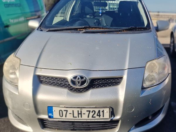 Toyota Auris Hatchback, Diesel, 2007, Silver