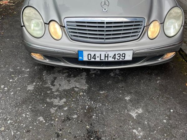 Mercedes-Benz E-Class Saloon, Petrol, 2004, Silver