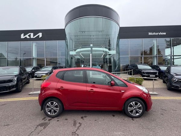Kia Venga Hatchback, Diesel, 2015, Red
