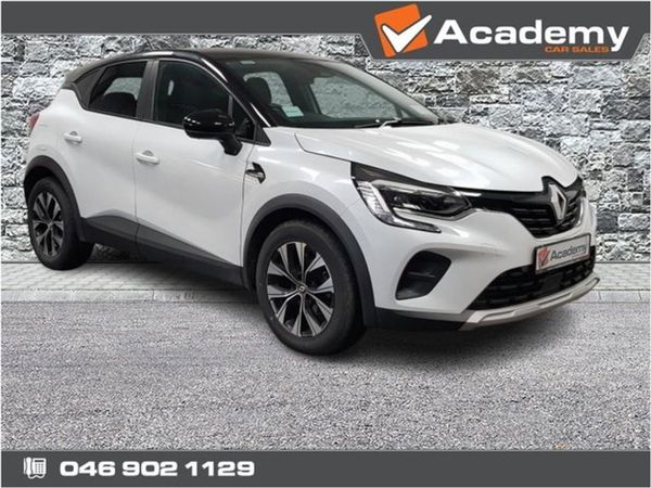 Renault Captur Hatchback, Petrol, 2022, White