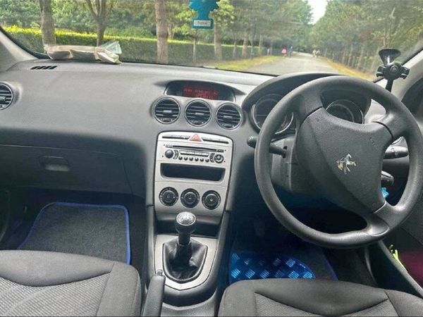 Peugeot 308 Hatchback, Diesel, 2009, Black