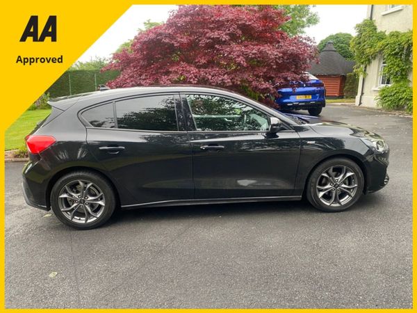 Ford Focus Hatchback, Diesel, 2022, Black