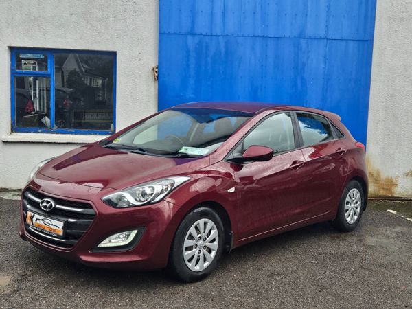 Hyundai i30 Hatchback, Petrol, 2016, Red