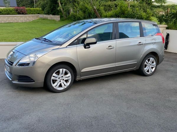 Peugeot 5008 MPV, Diesel, 2013, Grey