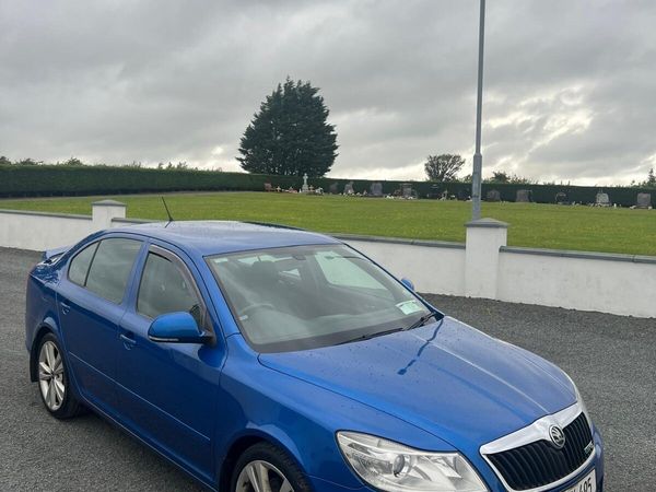 Skoda Octavia Hatchback, Diesel, 2011, Blue