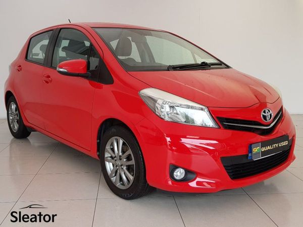 Toyota Yaris Hatchback, Petrol, 2014, Red
