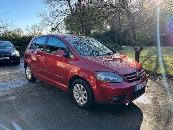 Volkswagen Golf Hatchback, Petrol, 2007, Red
