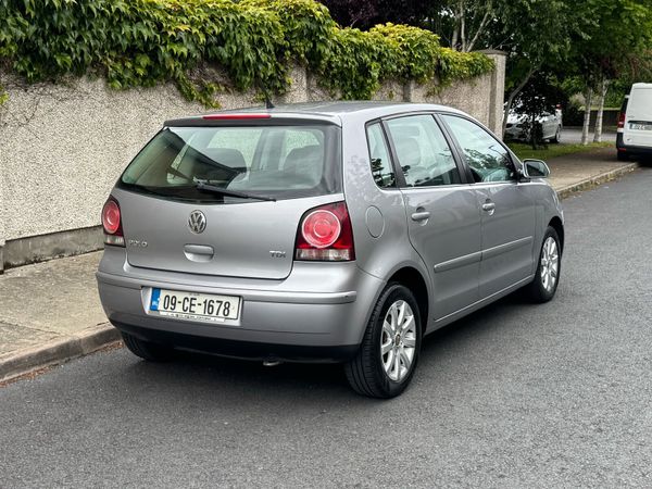 Volkswagen Polo Hatchback, Diesel, 2009, Silver