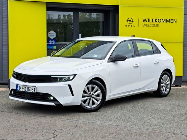 Opel Astra Hatchback, Petrol, 2024, White