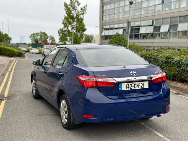 Toyota Corolla Saloon, Petrol, 2014, Blue