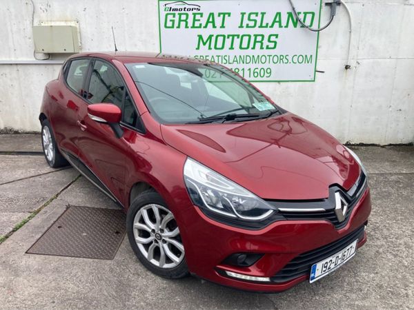 Renault Clio Hatchback, Petrol, 2019, Red