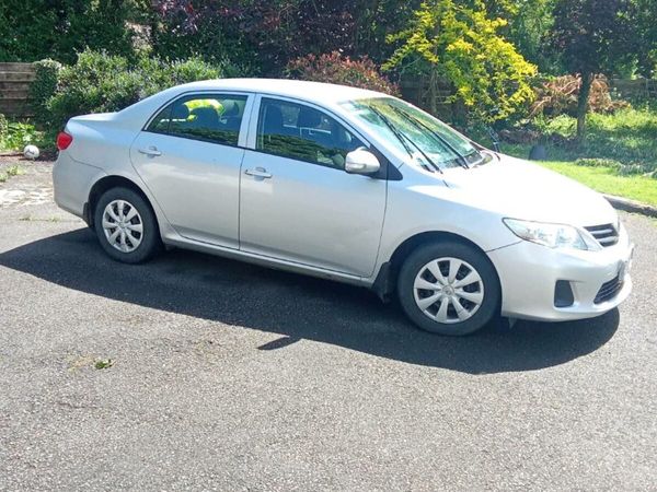 Toyota Corolla Saloon, Diesel, 2013, Silver