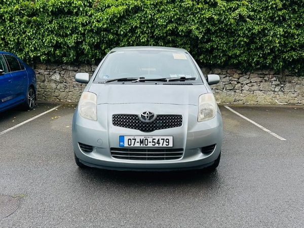 Toyota Yaris Hatchback, Petrol, 2007, Silver