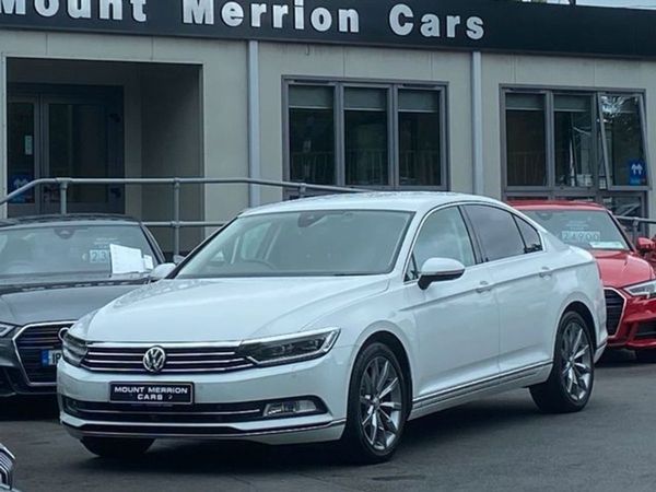 Volkswagen Passat Saloon, Petrol, 2019, White