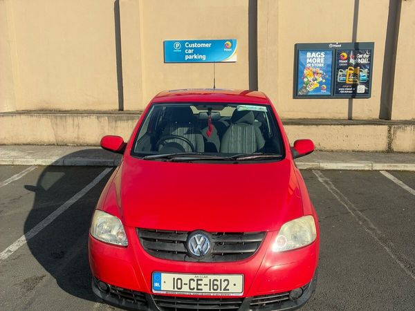 Volkswagen Fox Hatchback, Petrol, 2010, Red