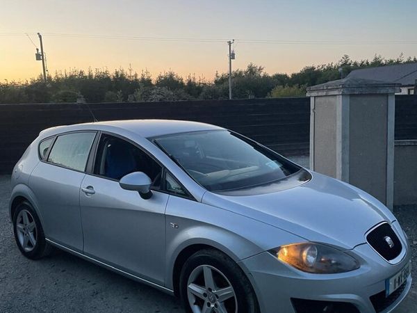 SEAT Leon Hatchback, Diesel, 2011, Silver