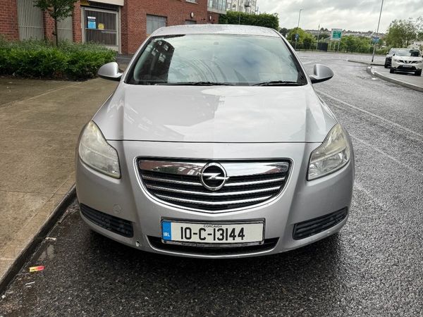 Opel Insignia Hatchback, Diesel, 2010, Silver