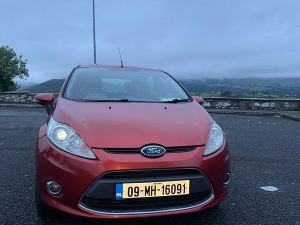 Ford Fiesta Hatchback, Diesel, 2009, Red