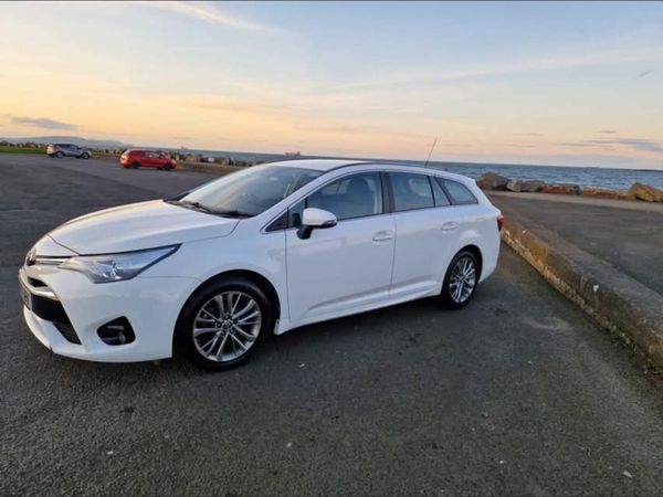 Toyota Avensis Estate, Diesel, 2017, White