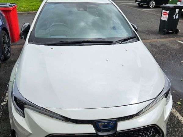Toyota Corolla Saloon, Petrol Hybrid, 2020, White