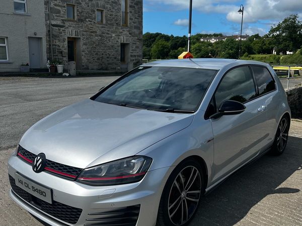 Volkswagen Golf Hatchback, Petrol, 2014, Silver