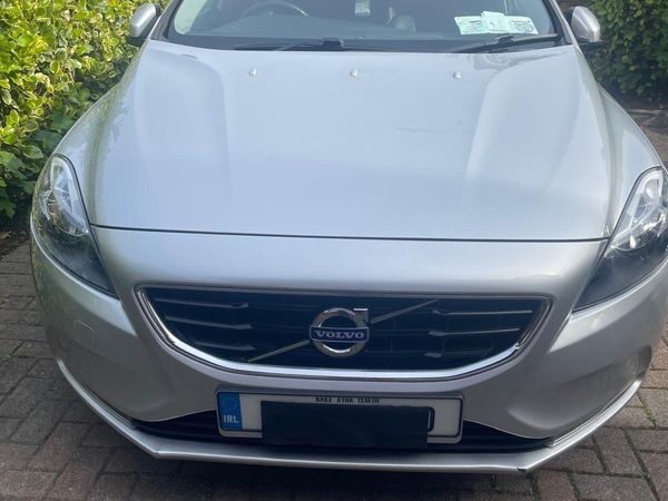 Volvo V40 Hatchback, Diesel, 2015, Silver