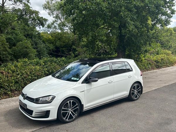 Volkswagen Golf Hatchback, Diesel, 2016, White