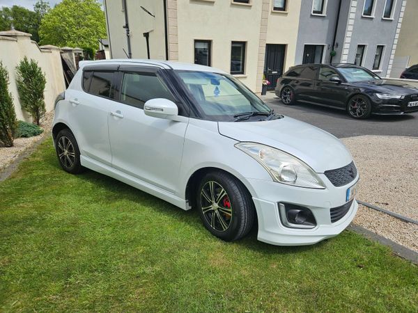 Suzuki Swift Hatchback, Petrol, 2014, White