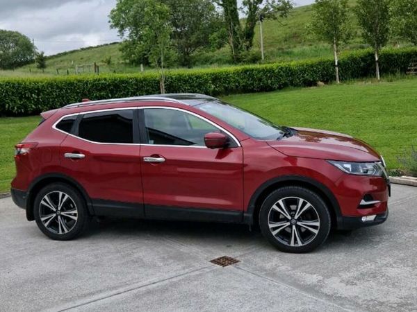 Nissan Qashqai MPV, Diesel, 2018, Red