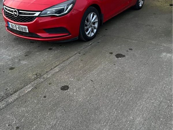 Opel Astra Hatchback, Diesel, 2016, Red