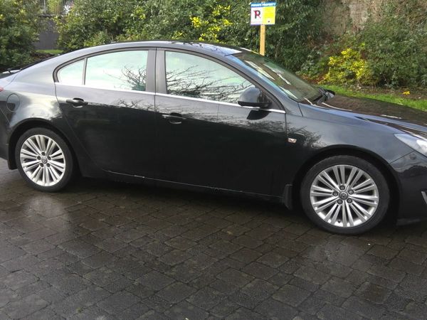 Vauxhall Insignia Hatchback, Diesel, 2013, Black
