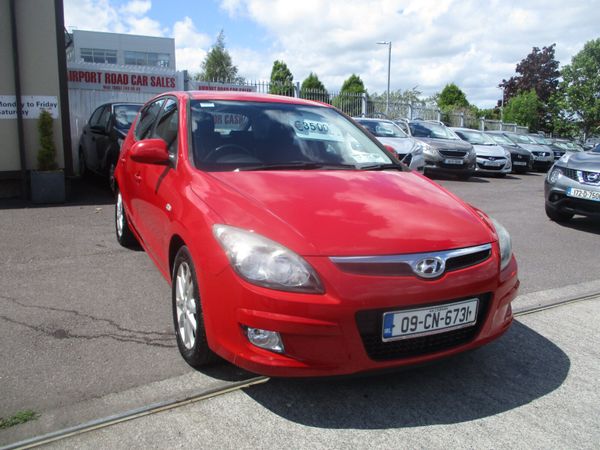 Hyundai i30 Hatchback, Petrol, 2009, Red