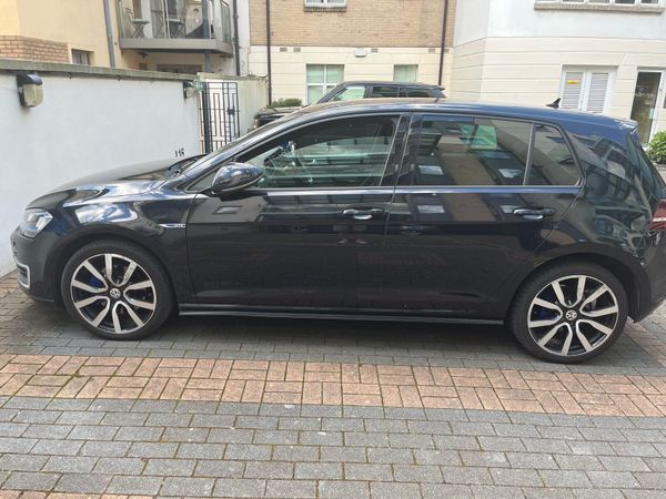 Volkswagen Golf Hatchback, Petrol Plug-in Hybrid, 2016, Black