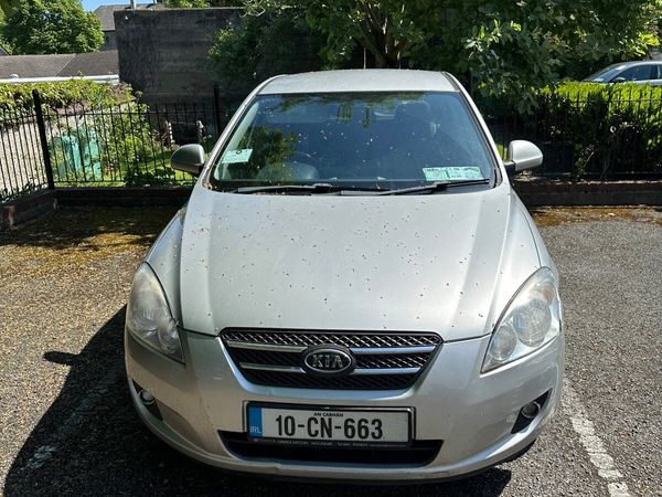 Kia Ceed Hatchback, Diesel, 2010, Silver