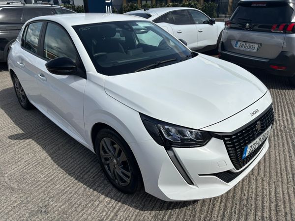 Peugeot 208 Hatchback, Petrol, 2022, White
