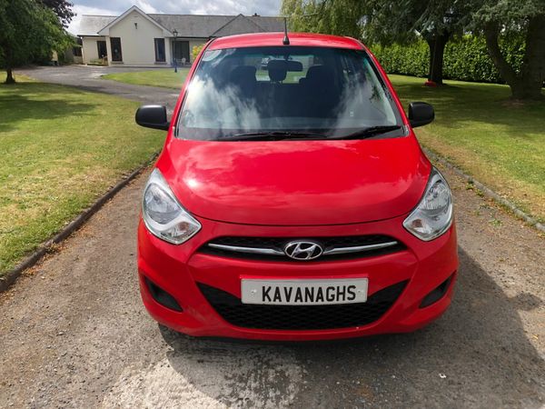 Hyundai i10 Hatchback, Petrol, 2012, Red
