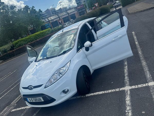 Ford Fiesta Hatchback, Petrol, 2011, White